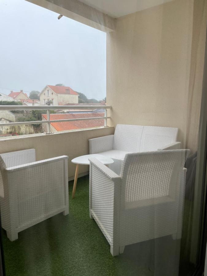 Appartement A 1 Pas De La Plage, Ambiance Boheme Naturel Prefailles Exterior photo