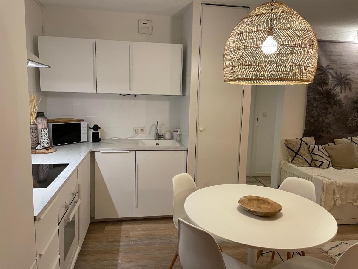 Appartement A 1 Pas De La Plage, Ambiance Boheme Naturel Prefailles Exterior photo
